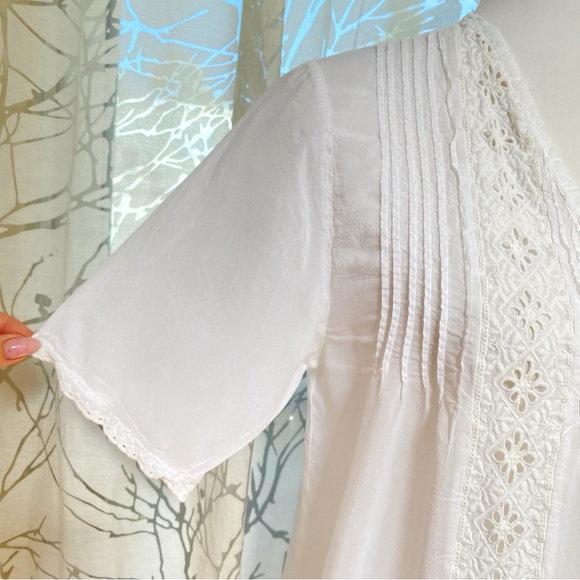 JOHNNY WAS White floral print embroidered eyelet lace v-neck button up top - Picture 4 of 9